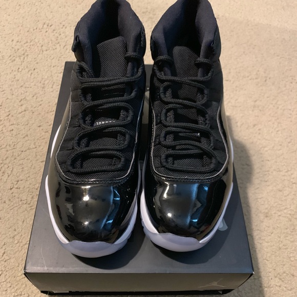 Air Jordan 11 - Picture 2 of 6